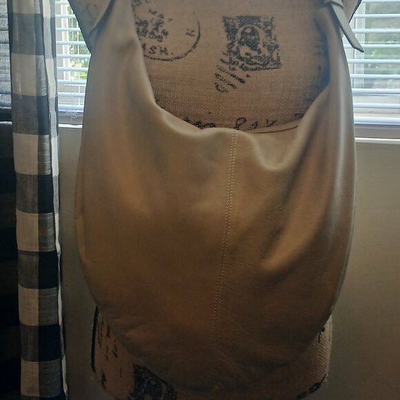 PUNTOTRES cream leather hobo bag - Picture 3 of 10